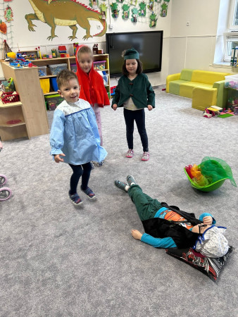 Stali se z nás herci-pohádka O Červené Karkulce